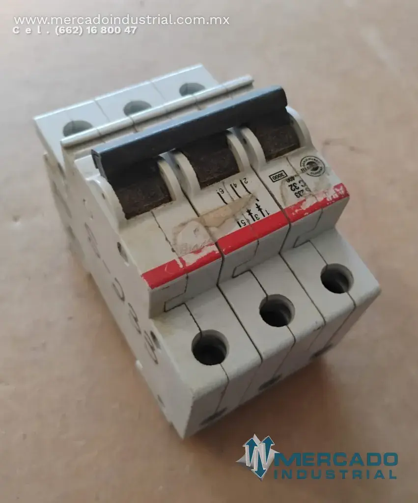 Interruptor 440V 3 polos modelo S-233 marca ABB - imagen 1